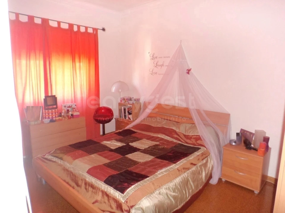 Apartamento T2 para Venda em Odivelas Foto 1