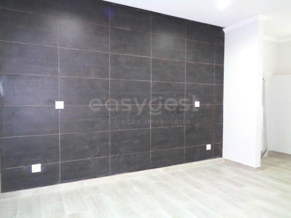 Apartamento T2 para Venda em Póvoa de Santo Adrião e Olival Basto Foto 3