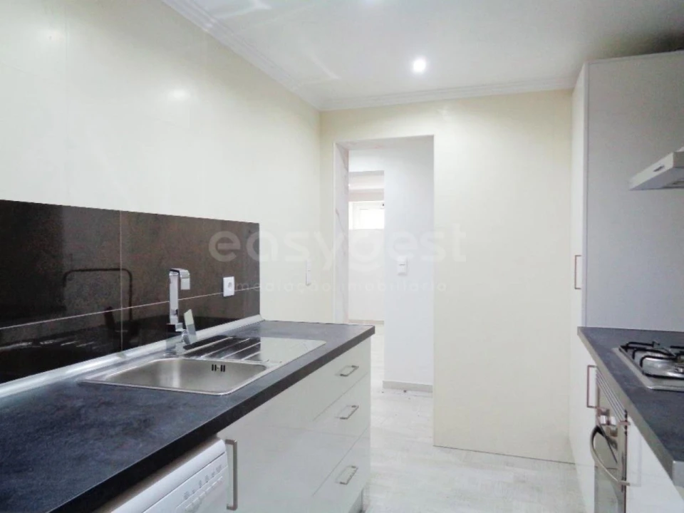 Apartamento T2 para Venda em Póvoa de Santo Adrião e Olival Basto Foto 12