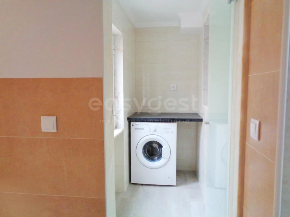 Apartamento T2 para Venda em Póvoa de Santo Adrião e Olival Basto Foto 14