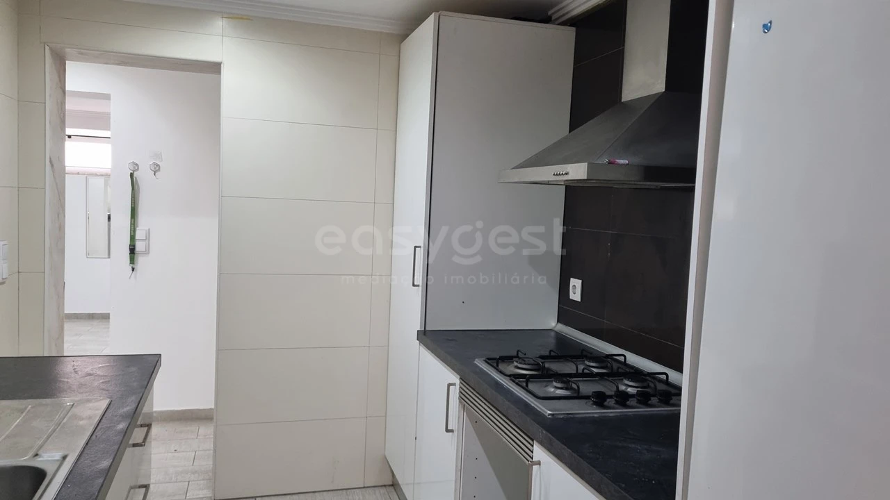 Apartamento T2 para Venda em Póvoa de Santo Adrião e Olival Basto Foto 8