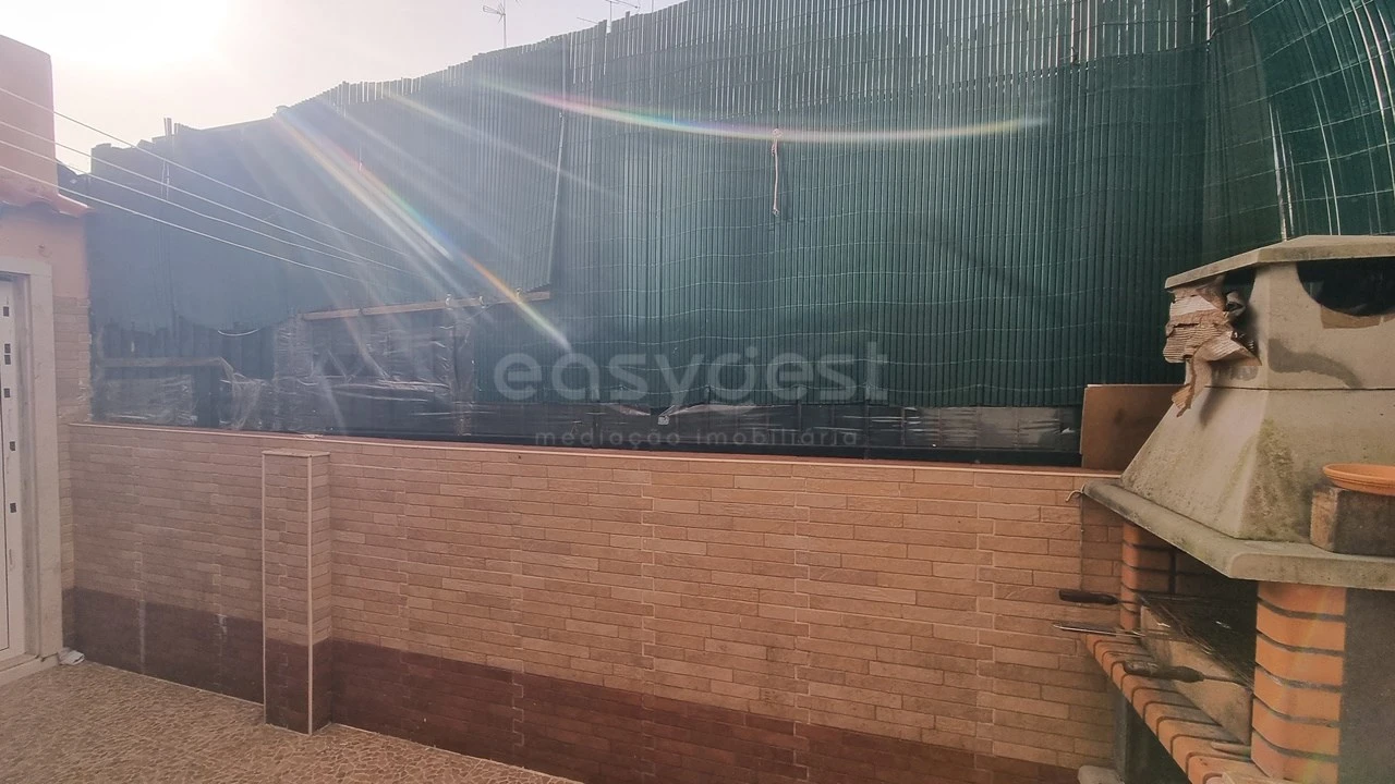 Apartamento T2 para Venda em Póvoa de Santo Adrião e Olival Basto Foto 11