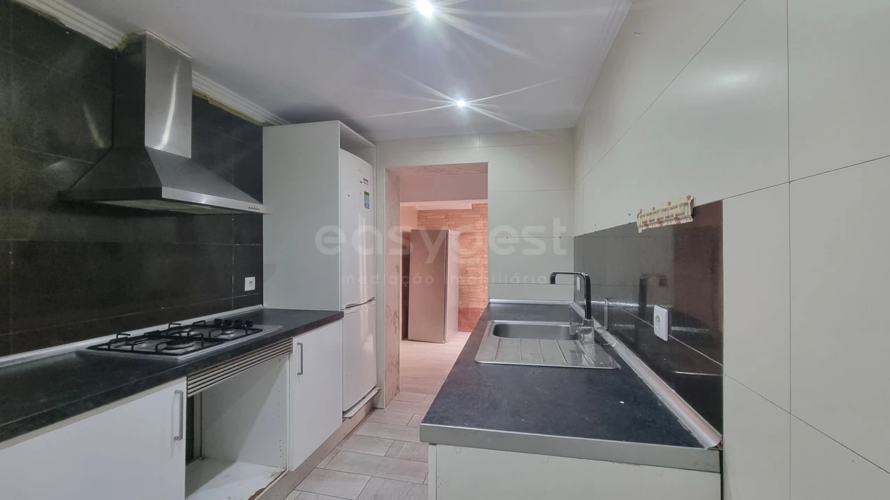 Apartamento T2 para Venda em Póvoa de Santo Adrião e Olival Basto Foto 14