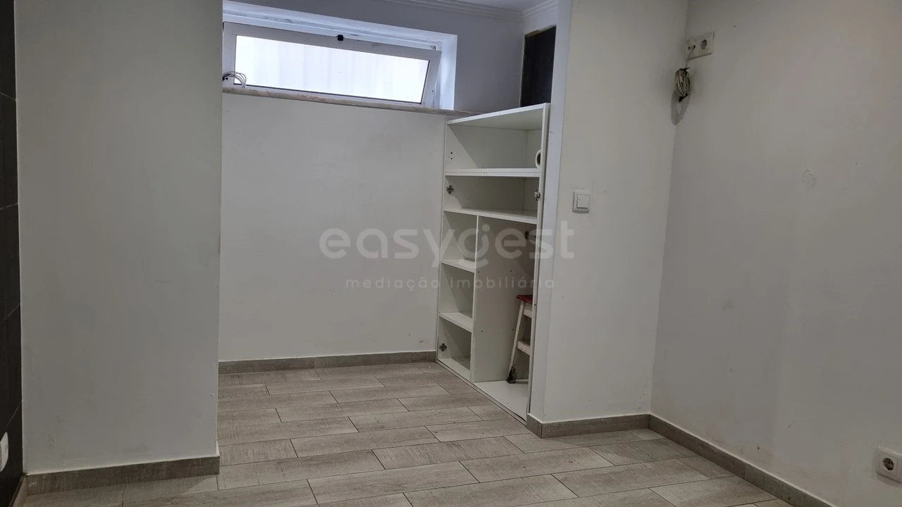 Apartamento T2 para Venda em Póvoa de Santo Adrião e Olival Basto Foto 15
