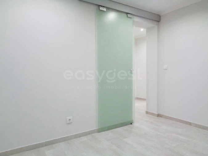 Apartamento T2 para Venda em Póvoa de Santo Adrião e Olival Basto Foto 5