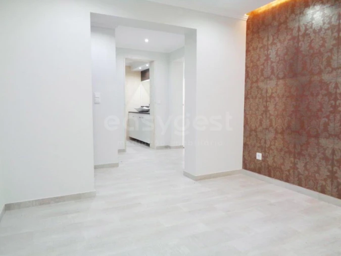 Apartamento T2 para Venda em Póvoa de Santo Adrião e Olival Basto Foto 7