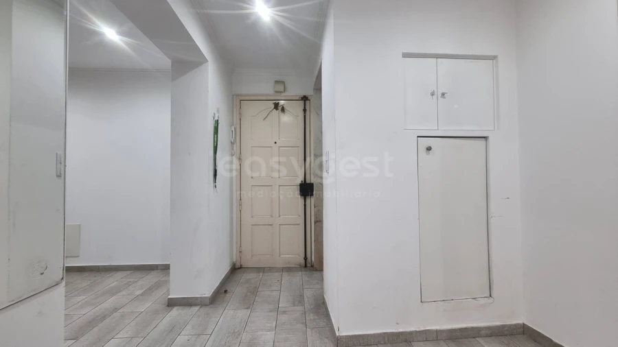 Apartamento T2 para Venda em Póvoa de Santo Adrião e Olival Basto Foto 3