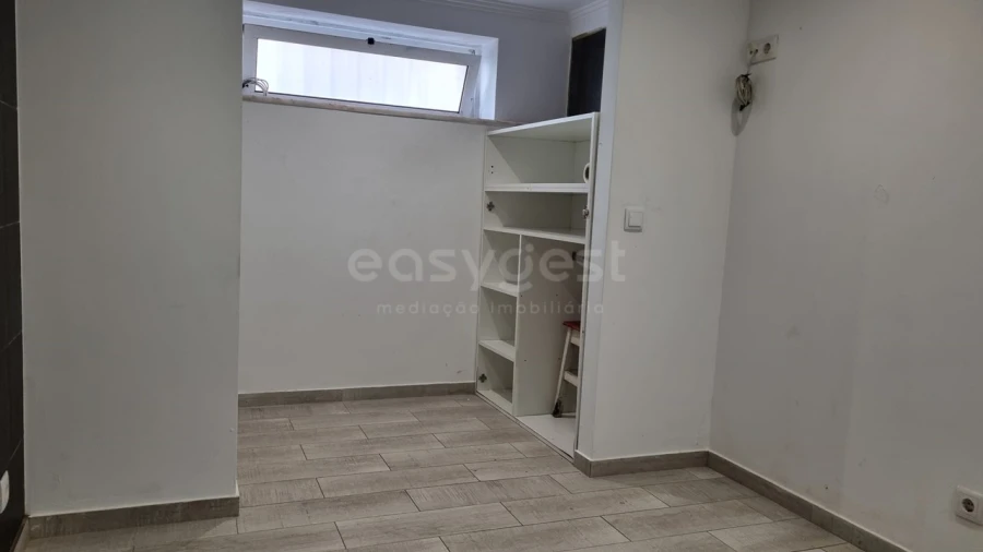 Apartamento T2 para Venda em Póvoa de Santo Adrião e Olival Basto Foto 15