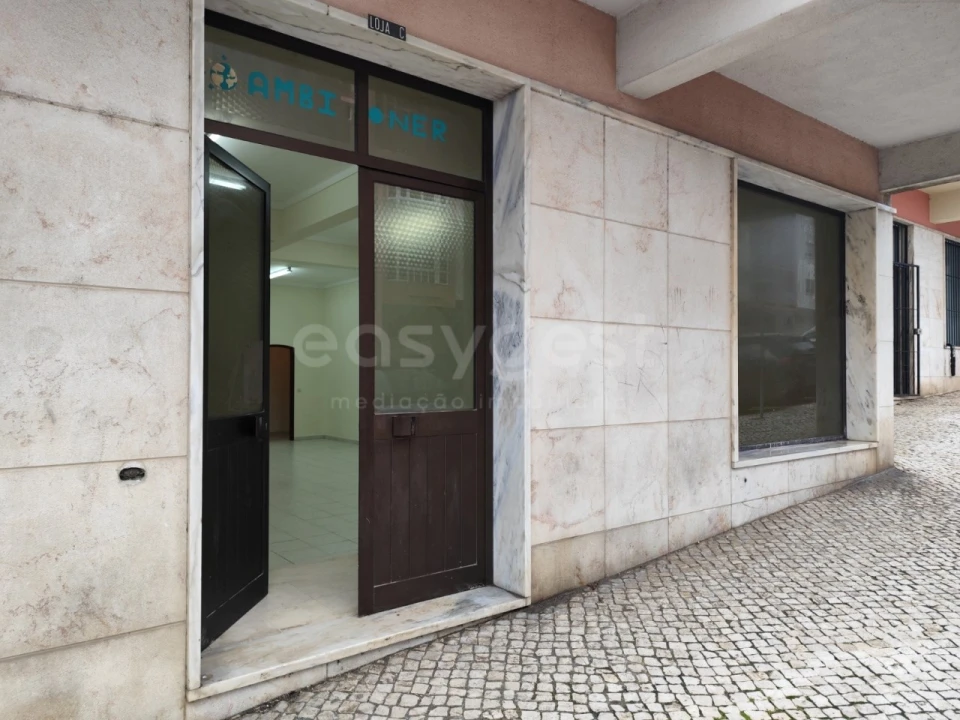 Loja para Venda em Cacém e São Marcos Foto 1