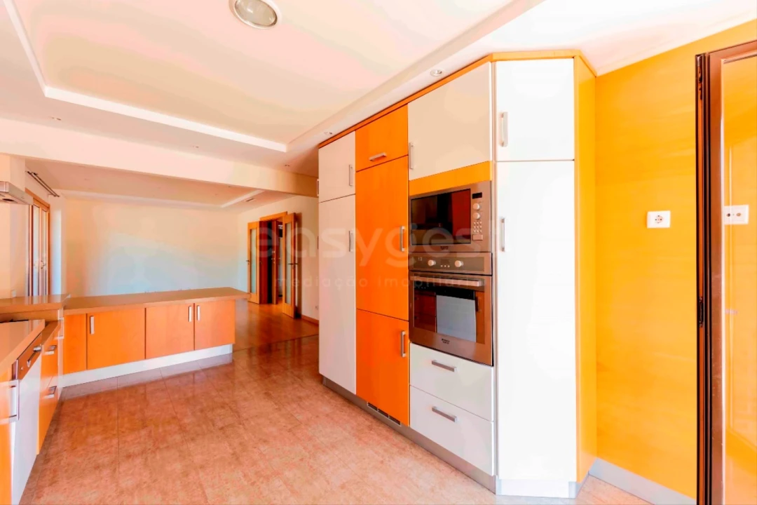 Apartamento T2 para Venda em Odivelas Foto 5