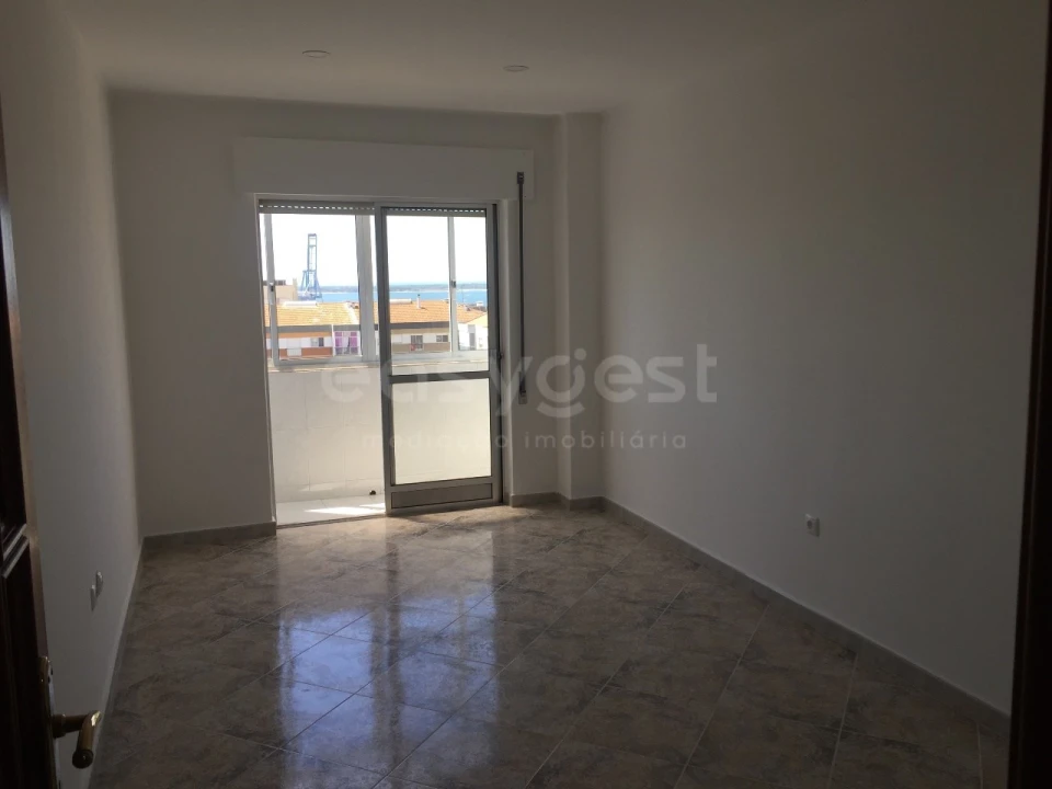 Apartamento T3 para Arrendamento em Setubal (São Sebastião) Foto 6
