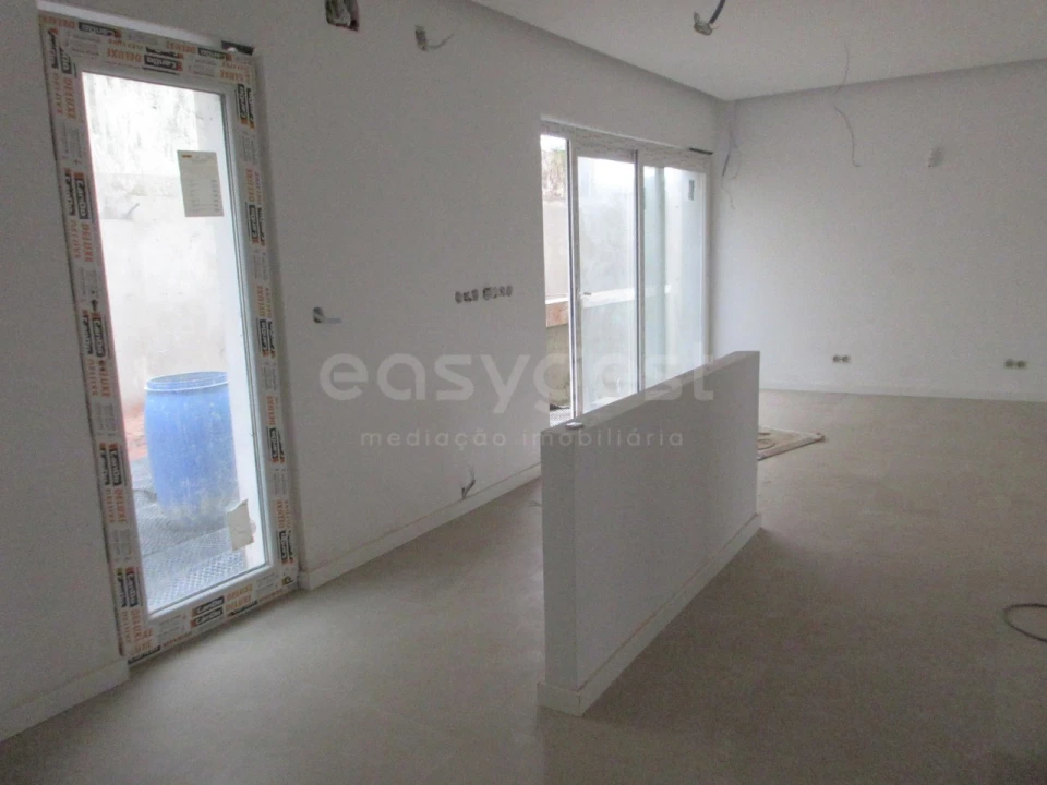 Moradia T4 para Venda em Santa Maria, São Pedro e Matacães Foto 9