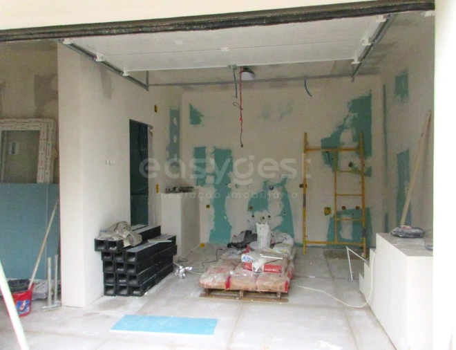 Moradia T4 para Venda em Santa Maria, São Pedro e Matacães Foto 6