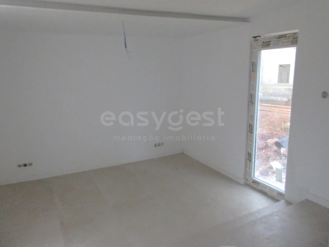 Moradia T4 para Venda em Santa Maria, São Pedro e Matacães Foto 8