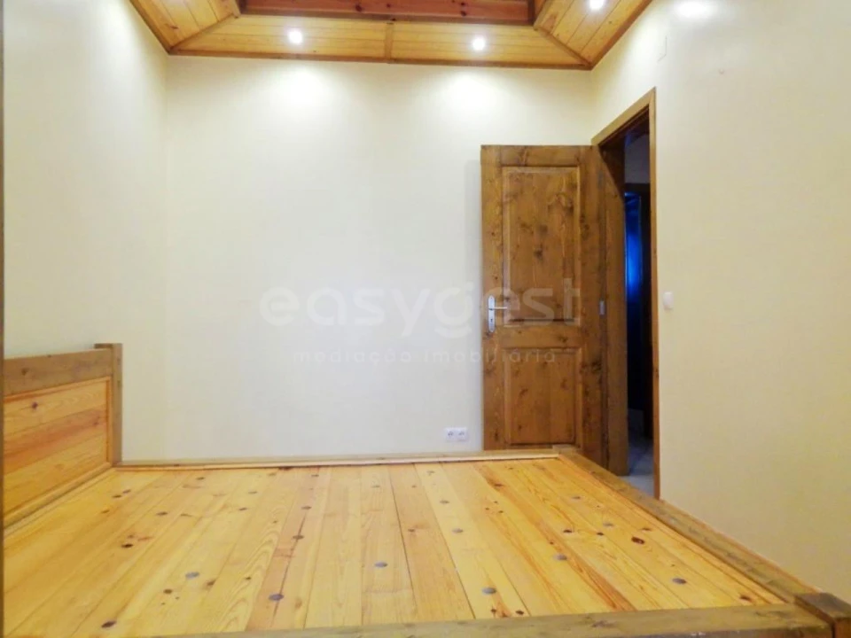 Apartamento T2 para Venda em Póvoa de Santo Adrião e Olival Basto Foto 1