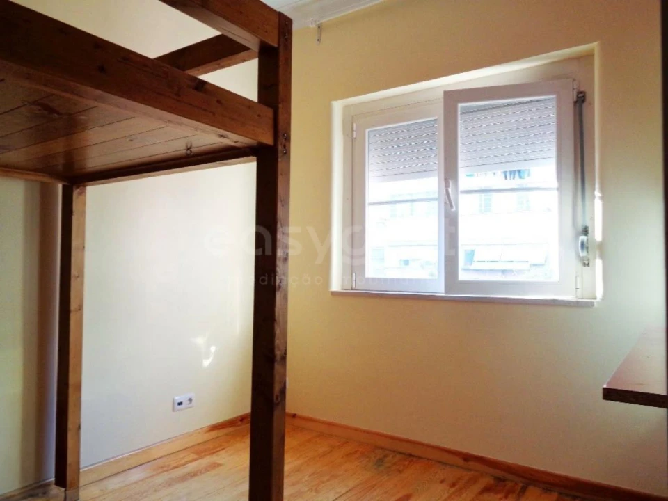 Apartamento T2 para Venda em Póvoa de Santo Adrião e Olival Basto Foto 4