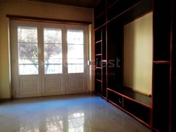 Apartamento T2 para Venda em Póvoa de Santo Adrião e Olival Basto Foto 10