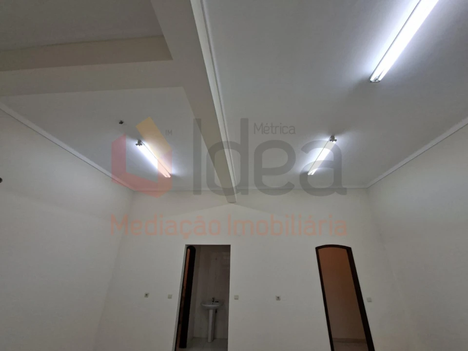 Loja para Venda em Cacém e São Marcos Foto 8