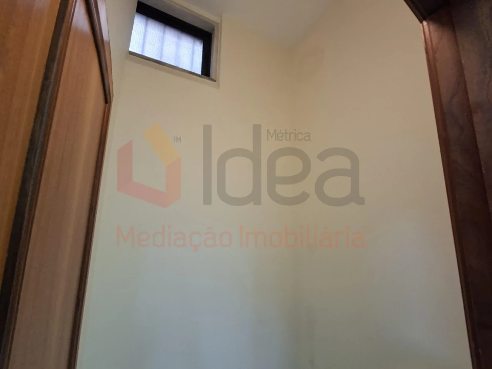 Loja para Venda em Cacém e São Marcos Foto 13