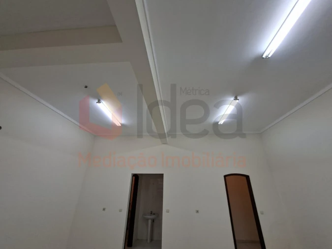 Loja para Venda em Cacém e São Marcos Foto 8