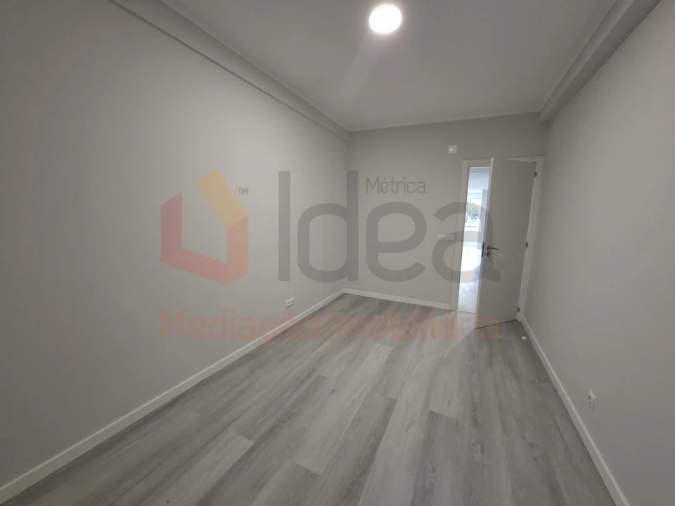 Apartamento T2 para Venda em Oeiras e São Julião da Barra, Paço de Arcos e Caxias Foto 18