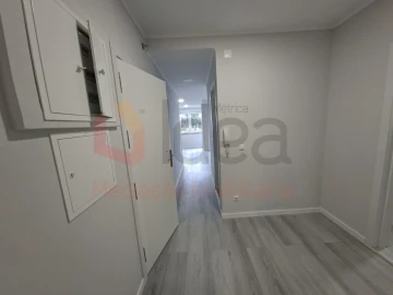 Apartamento T2 para Venda em Oeiras e São Julião da Barra, Paço de Arcos e Caxias