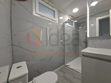 Apartamento T2 para Venda em Oeiras e São Julião da Barra, Paço de Arcos e Caxias