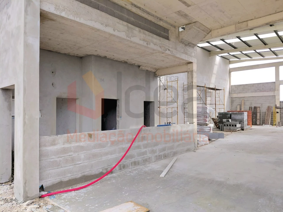 Armazém para Venda em Seixal, Arrentela e Aldeia de Paio Pires Foto 3