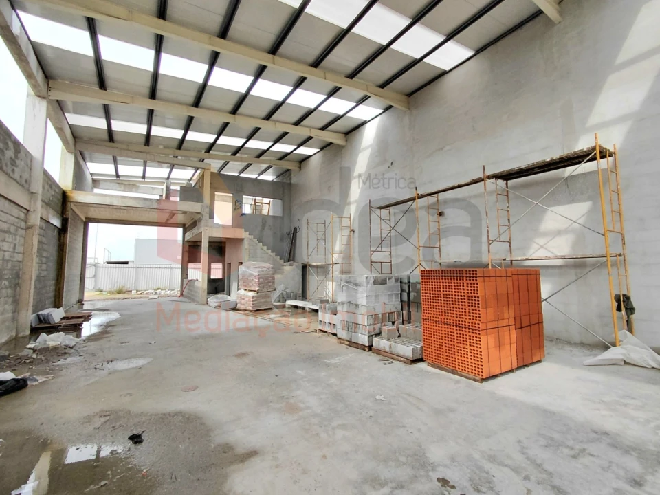 Armazém para Venda em Seixal, Arrentela e Aldeia de Paio Pires Foto 7