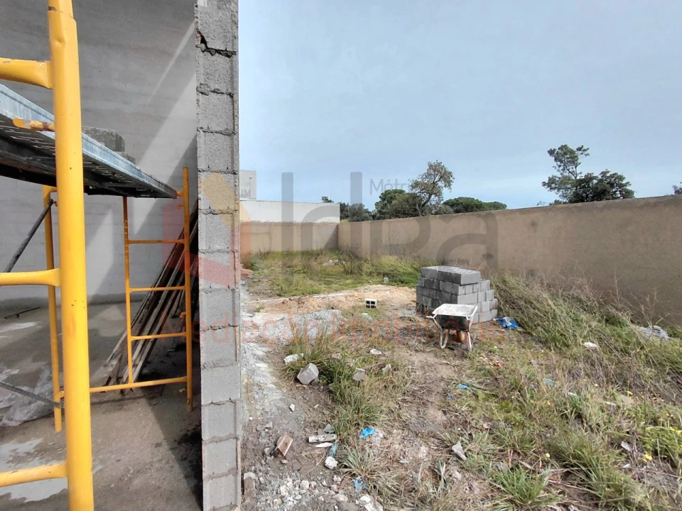 Armazém para Venda em Seixal, Arrentela e Aldeia de Paio Pires Foto 8