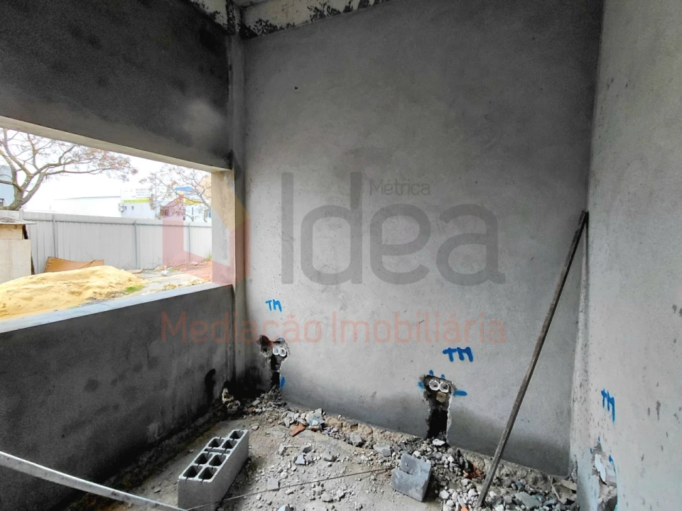 Armazém para Venda em Seixal, Arrentela e Aldeia de Paio Pires Foto 24