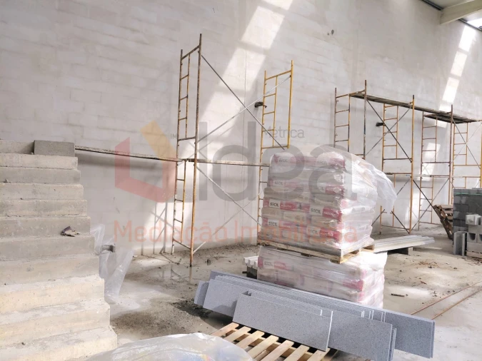 Armazém para Venda em Seixal, Arrentela e Aldeia de Paio Pires Foto 4