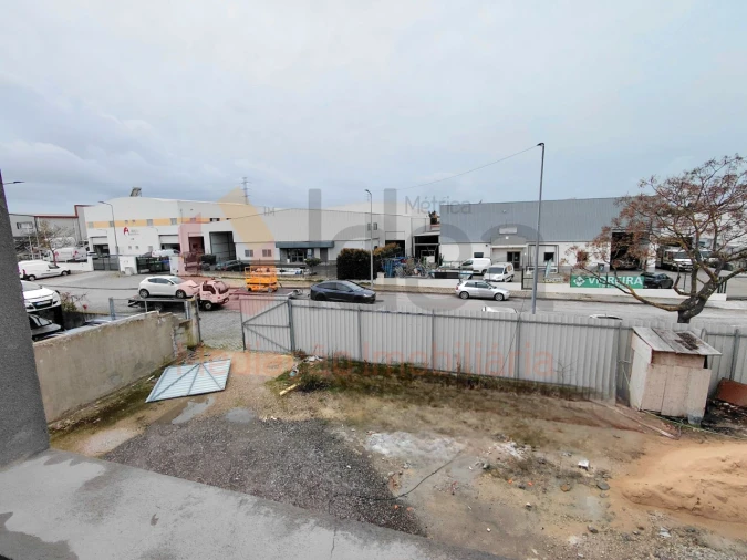 Armazém para Venda em Seixal, Arrentela e Aldeia de Paio Pires Foto 16