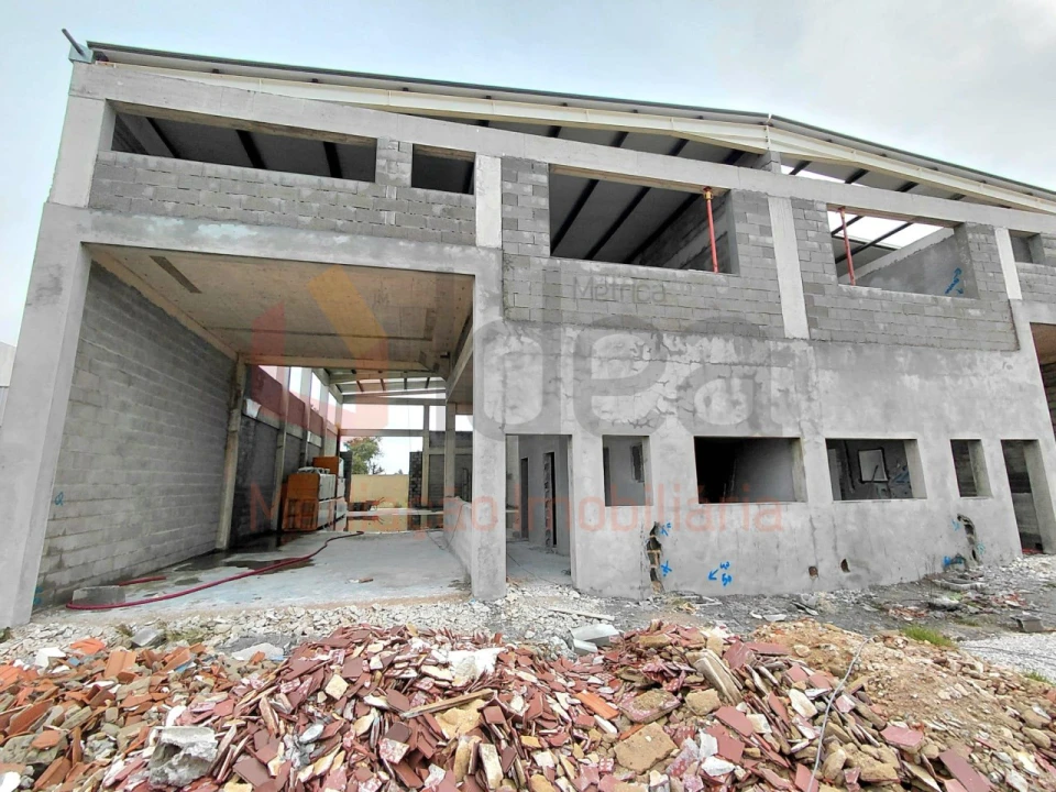 Armazém para Venda em Seixal, Arrentela e Aldeia de Paio Pires Foto 2