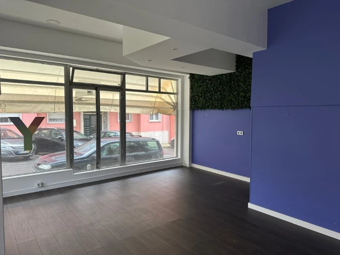 Loja para Arrendamento em Águas Livres Foto 6