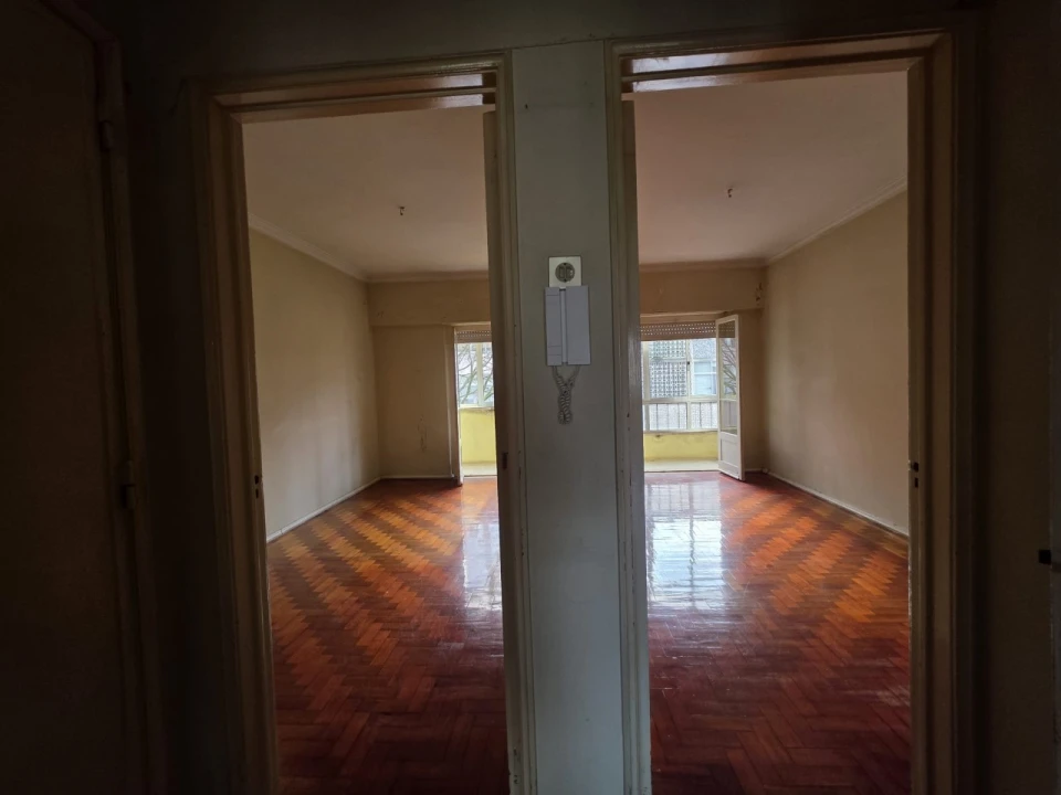 Apartamento T2 para Venda em Benfica Foto 3