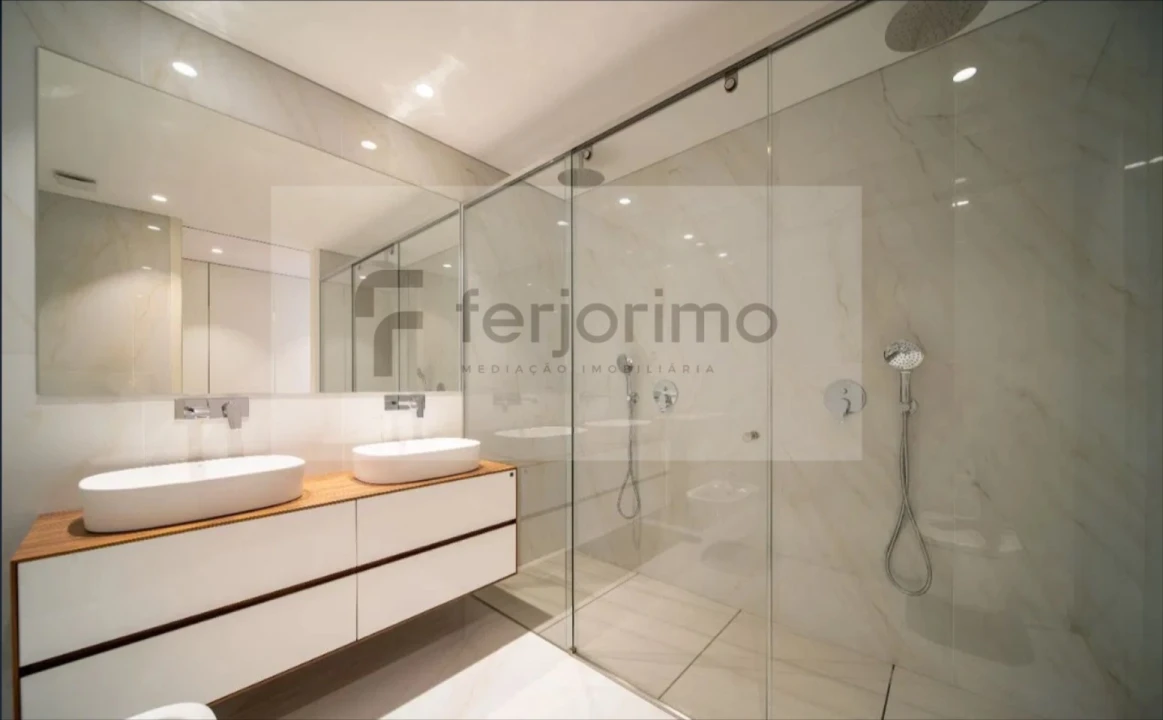 Apartamento T4 para Venda em Azurem Foto 6