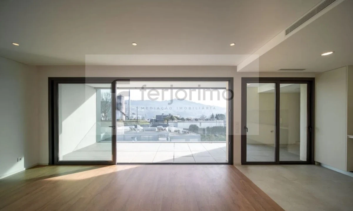 Apartamento T4 para Venda em Azurem Foto 8