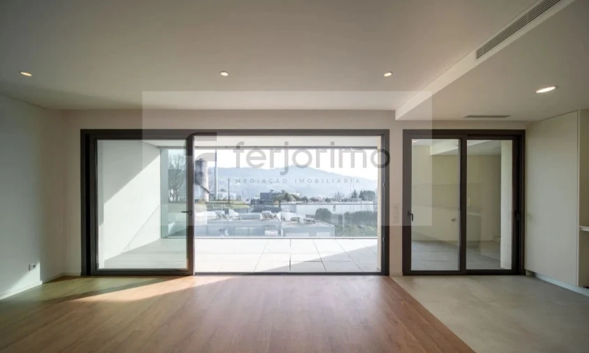 Apartamento T4 para Venda em Azurem Foto 8