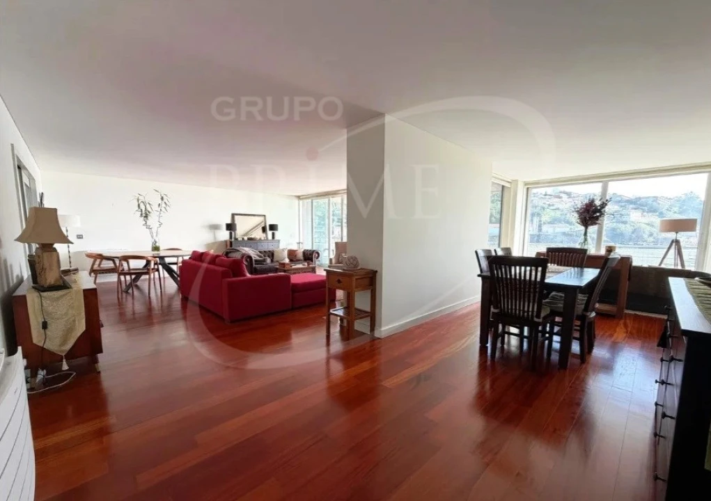 Apartamento T5 para Arrendamento em Lordelo do Ouro e Massarelos Foto 3