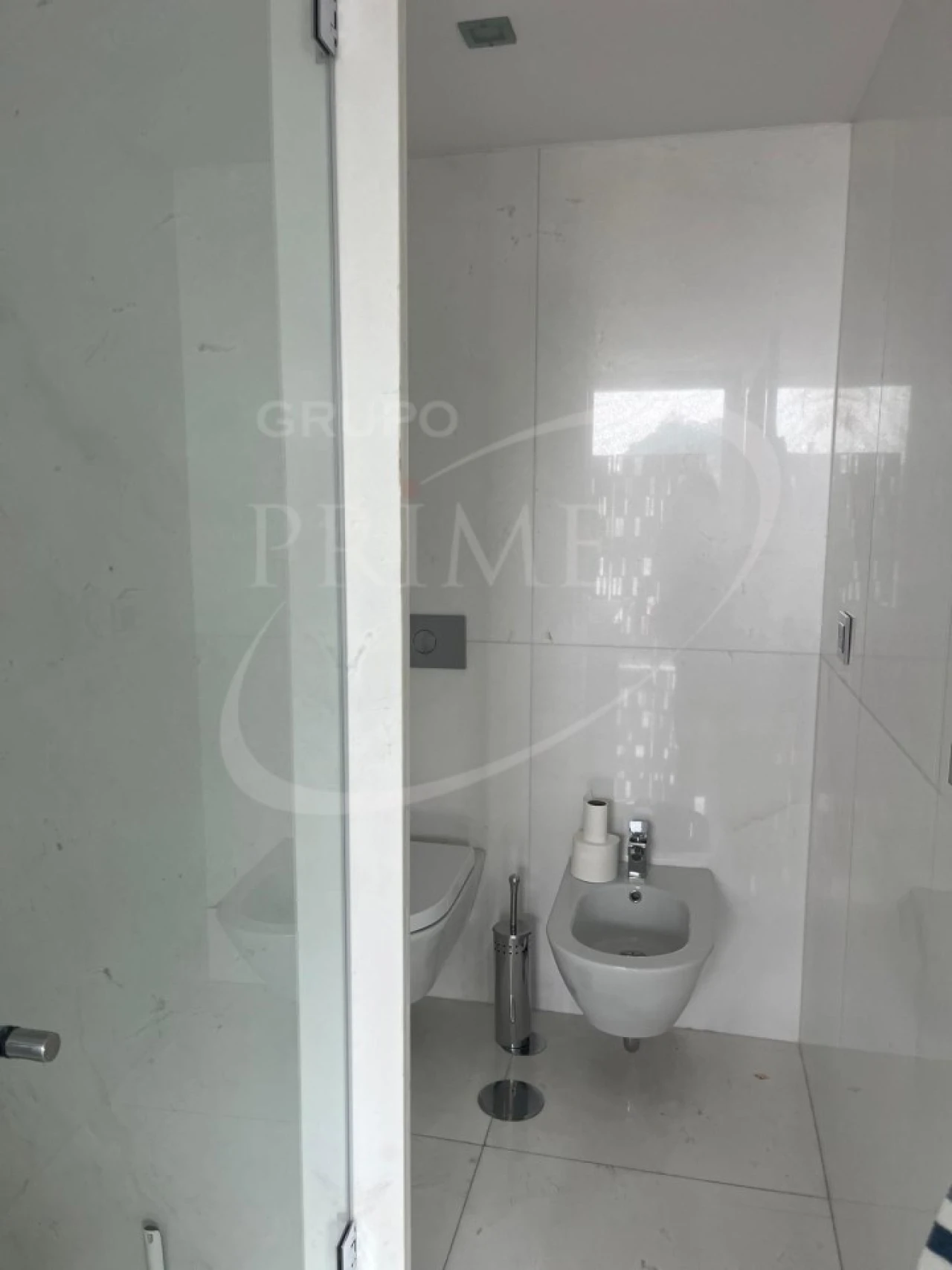 Apartamento T5 para Arrendamento em Lordelo do Ouro e Massarelos Foto 13