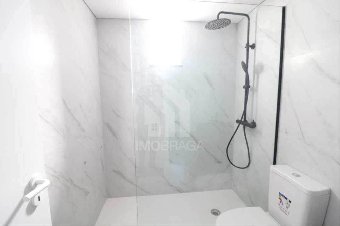 Apartamento T3 para Venda em Vila Verde e Barbudo Foto 14