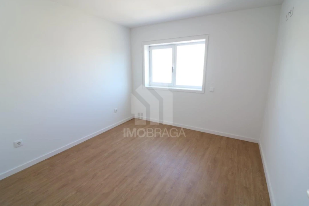 Apartamento T3 para Venda em Vila Verde e Barbudo Foto 17