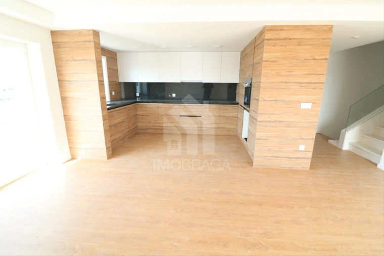 Apartamento T3 para Venda em Vila Verde e Barbudo Foto 6