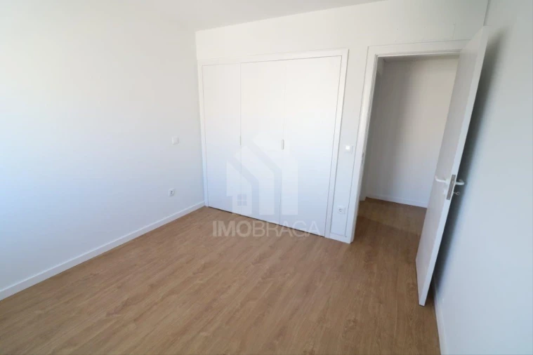 Apartamento T3 para Venda em Vila Verde e Barbudo Foto 15