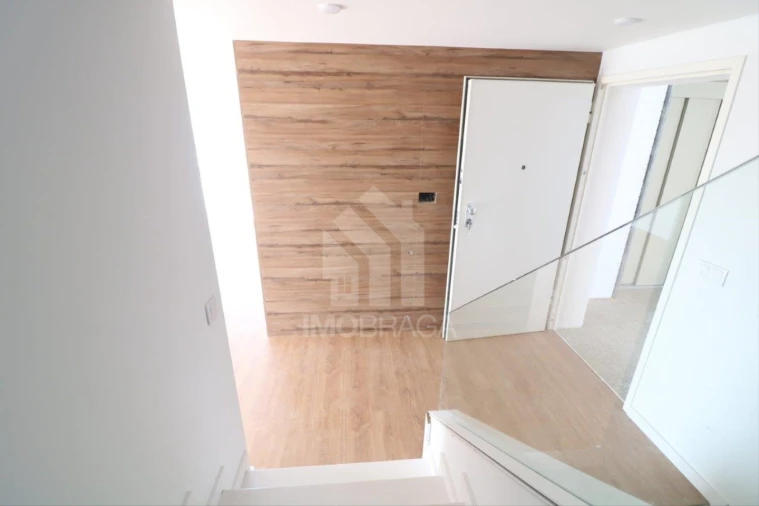 Apartamento T3 para Venda em Vila Verde e Barbudo Foto 18