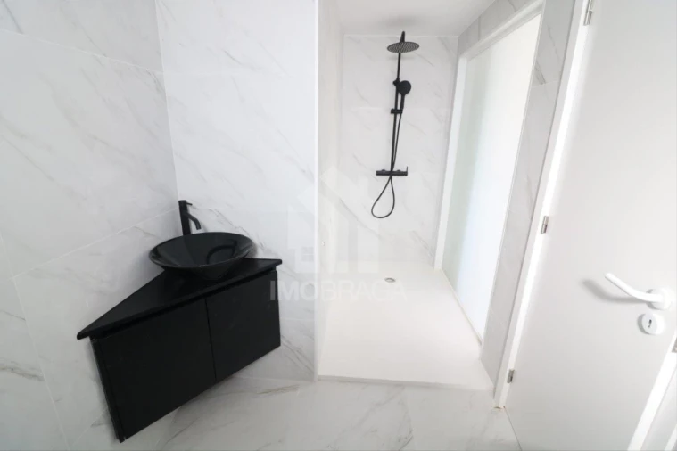 Apartamento T3 para Venda em Vila Verde e Barbudo Foto 19