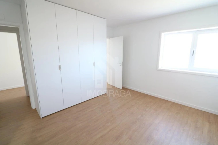 Apartamento T3 para Venda em Vila Verde e Barbudo Foto 23