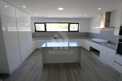 Moradia T3 para Venda em Esporões