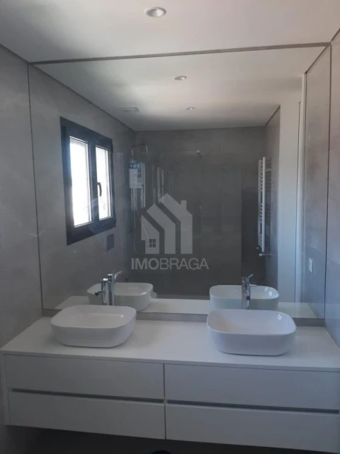 Moradia T3 para Venda em Esporões